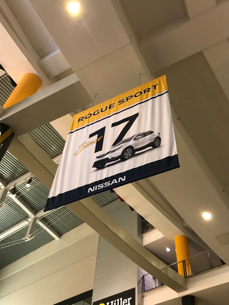 Illustration for article titled At the Nashville Predators game with ToddinTN and...